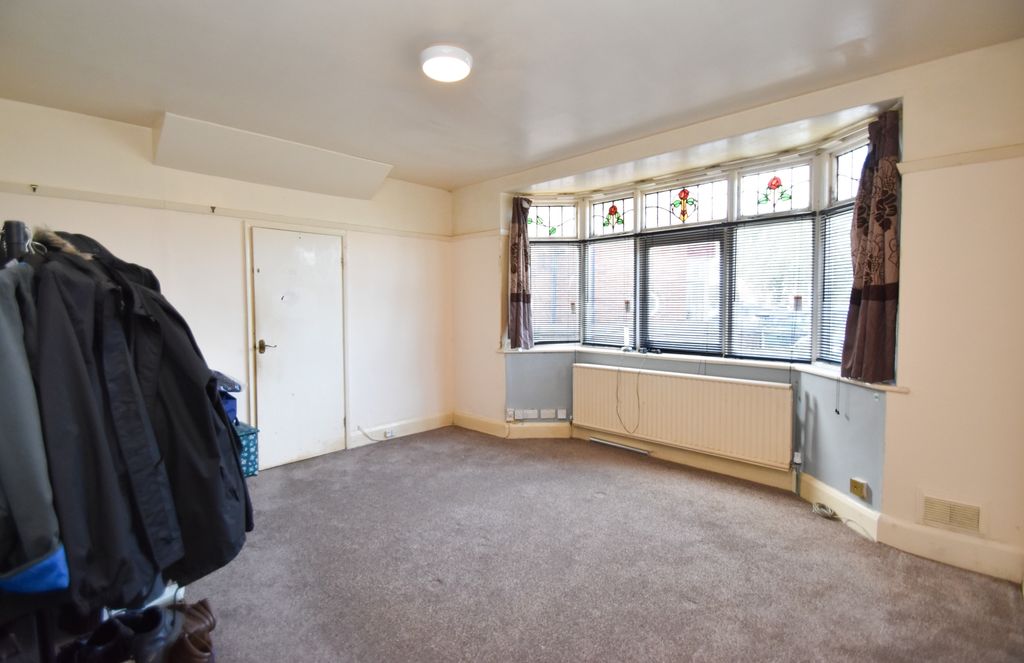 Property photo 3 of 15 Sitting Room