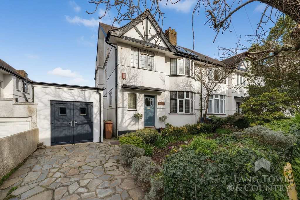 Property photo 1 of 26