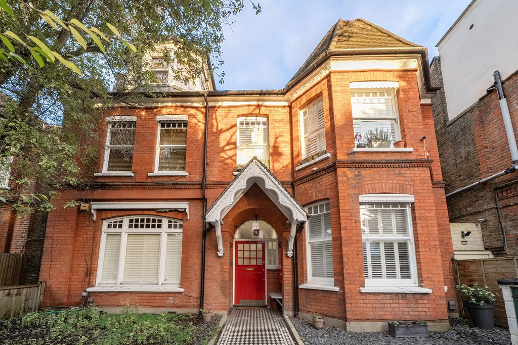 Property photo 2 of 13 1404462-1-697A34d...