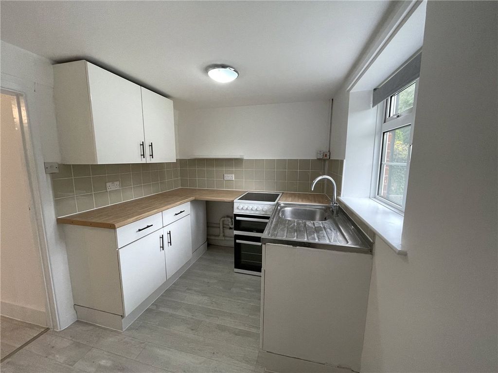 Property photo 2 of 12 Picture No. 21