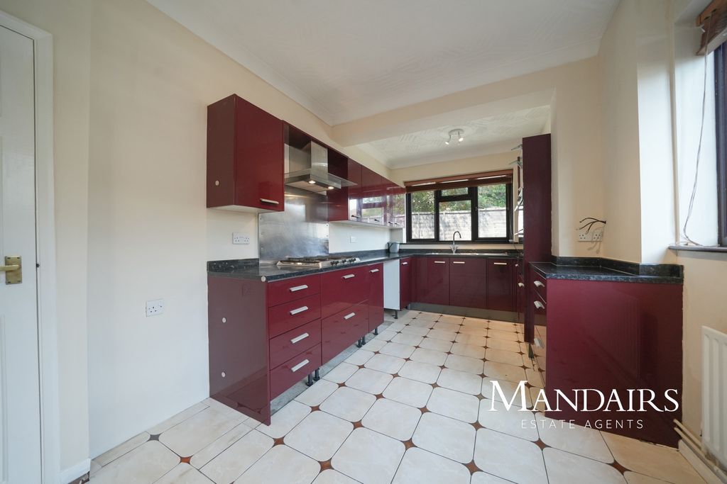 Property photo 3 of 21