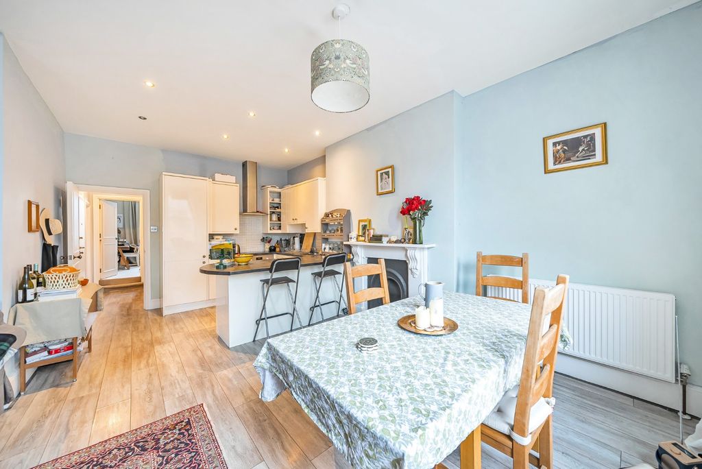 Property photo 2 of 13 Picture No. 17