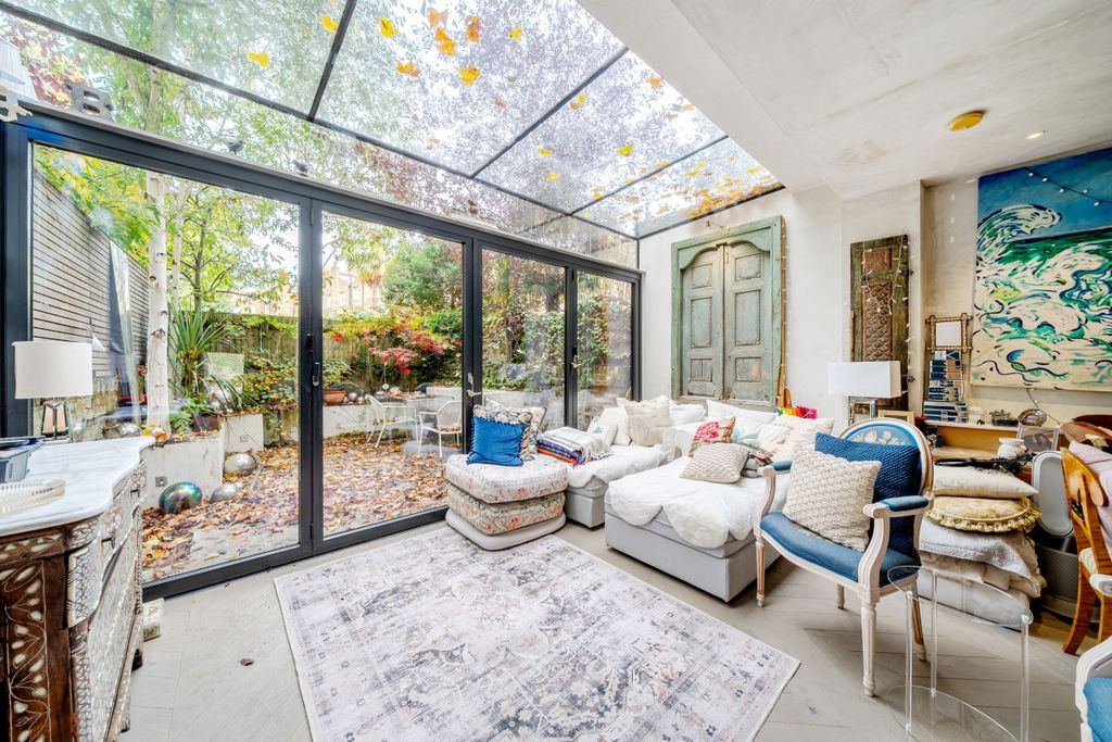 Property photo 2 of 16 1374260-13-690352...