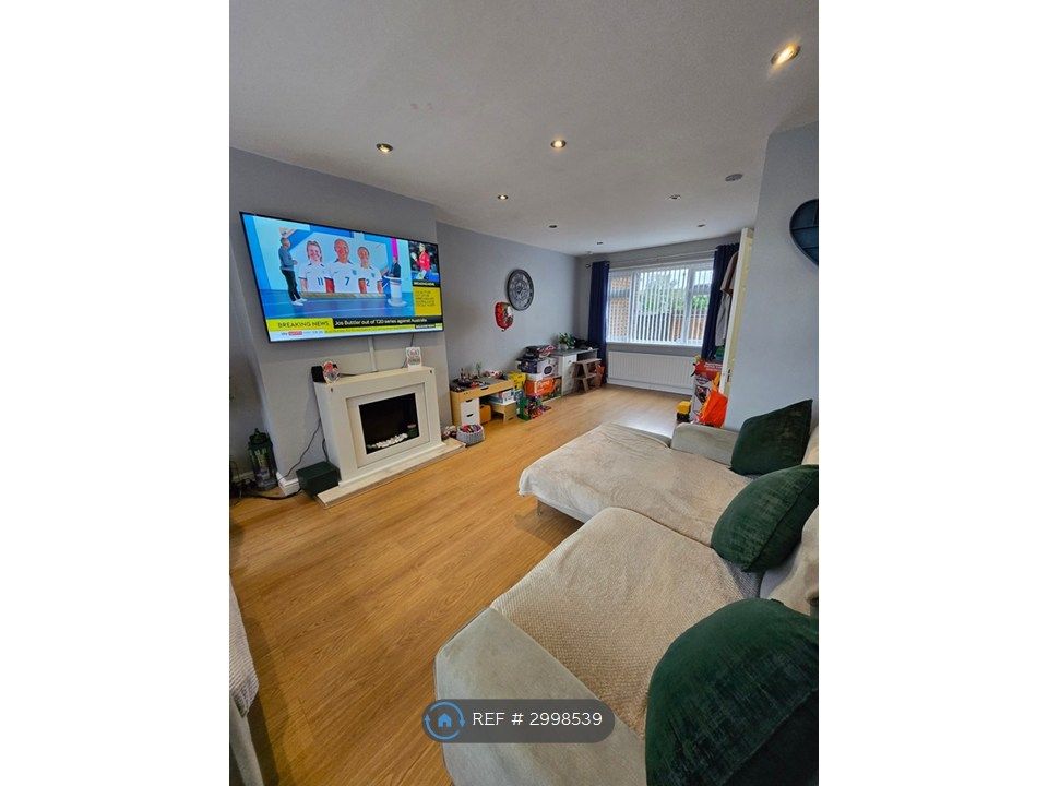 Property photo 1 of 14 Lounge Photo 1