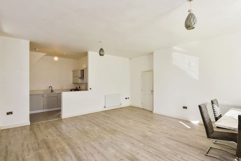 Property photo 2 of 17 Open Plan Living
