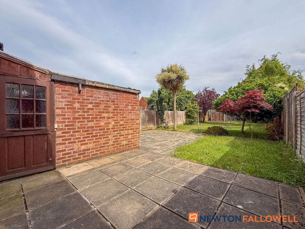 Property photo 3 of 18 Rear Garden 1