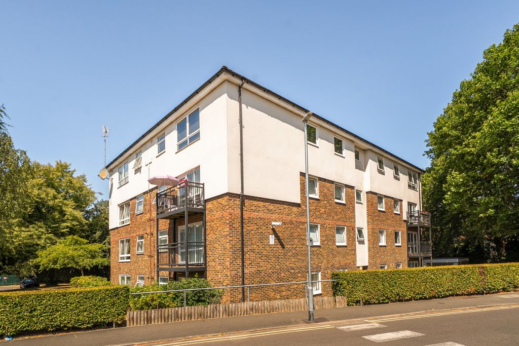 Property photo 1 of 13 1495165-19-6A5Dff...