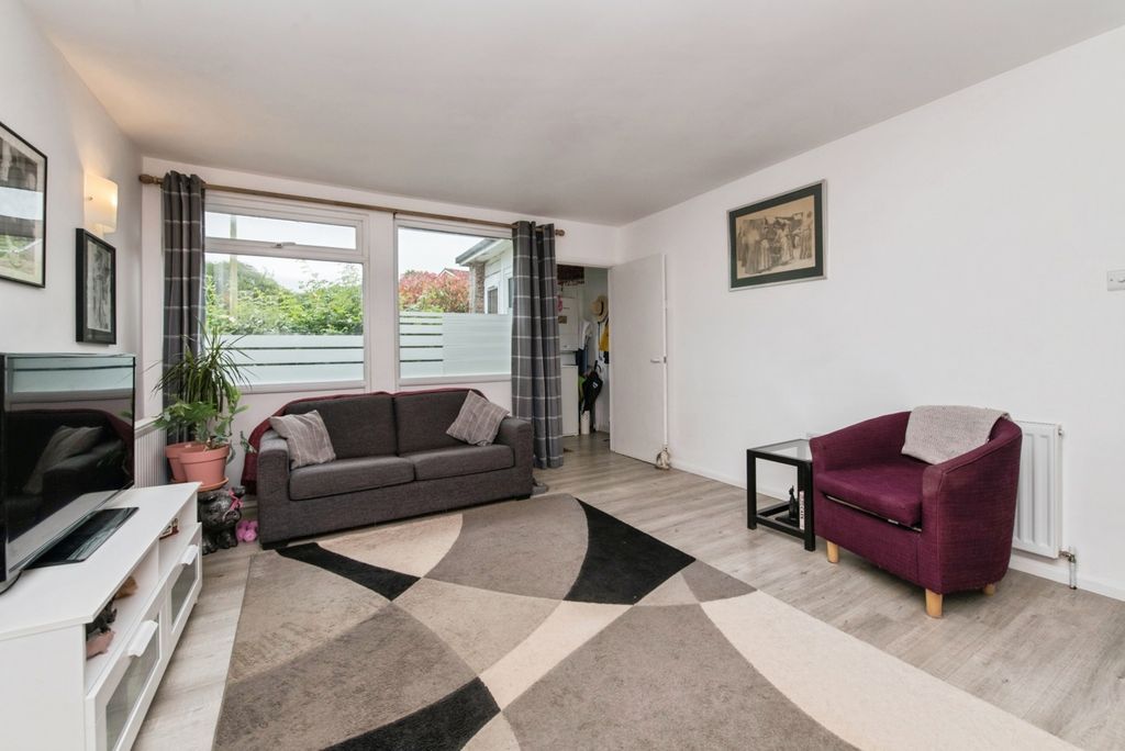 Property photo 3 of 17 Pbox-Img.Jpg