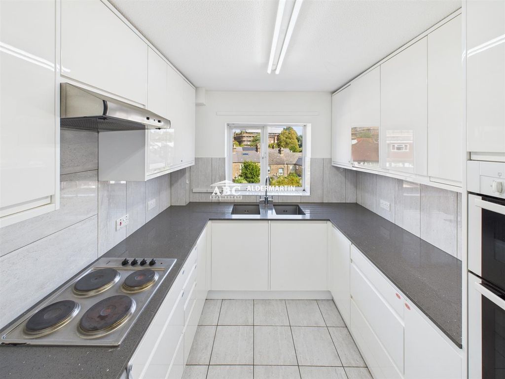 Property photo 1 of 9 Cam03215G0-Pr0090-Still006.Jpg