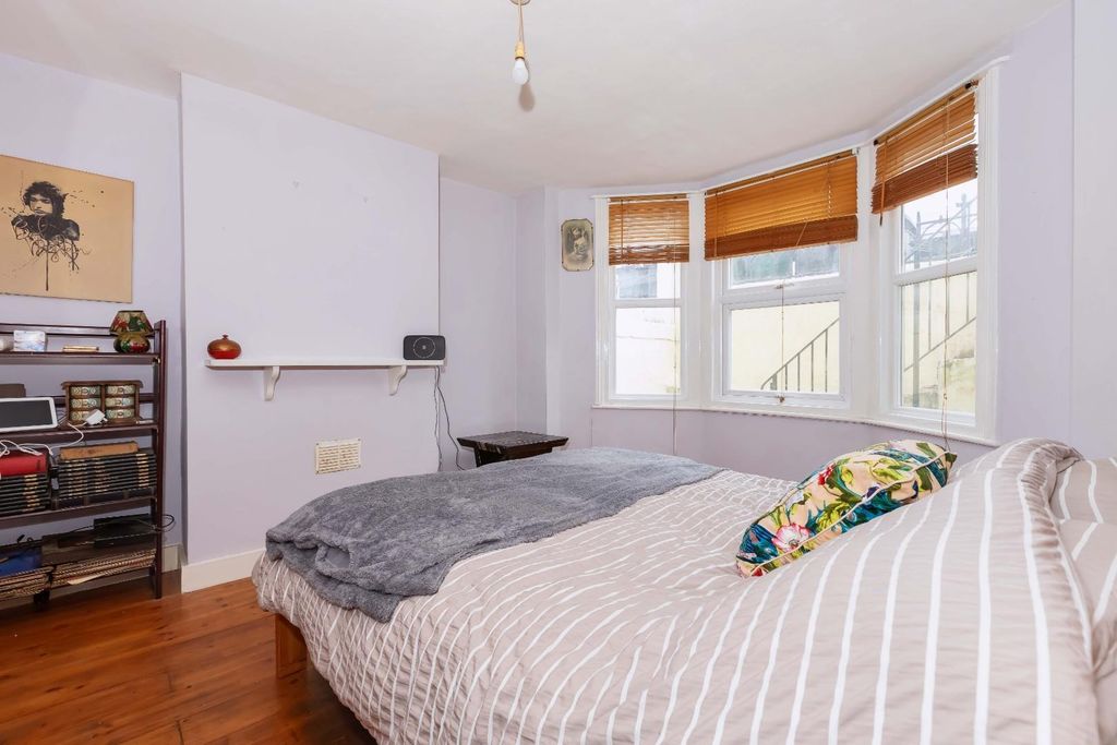 Property photo 3 of 14 Cowper St.Jpg