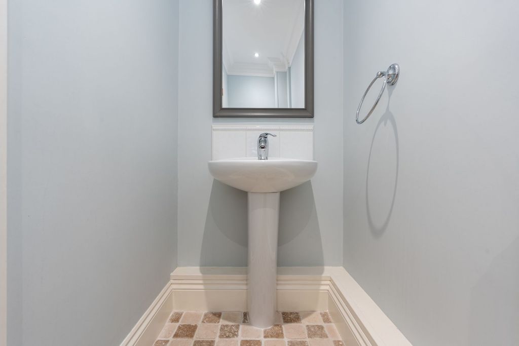 Additional image 9 of 2 bed flat for saleSecond Floor Apartment, Douglas Head Apartments, Douglas IM1