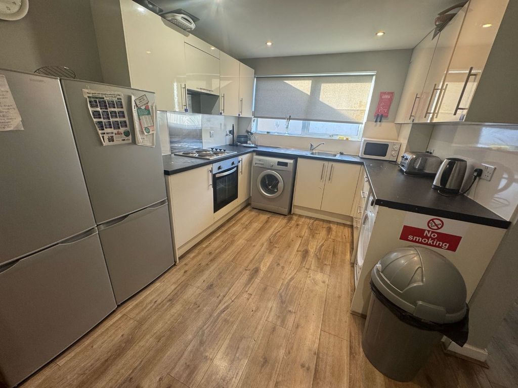 Property photo 2 of 7 3985032