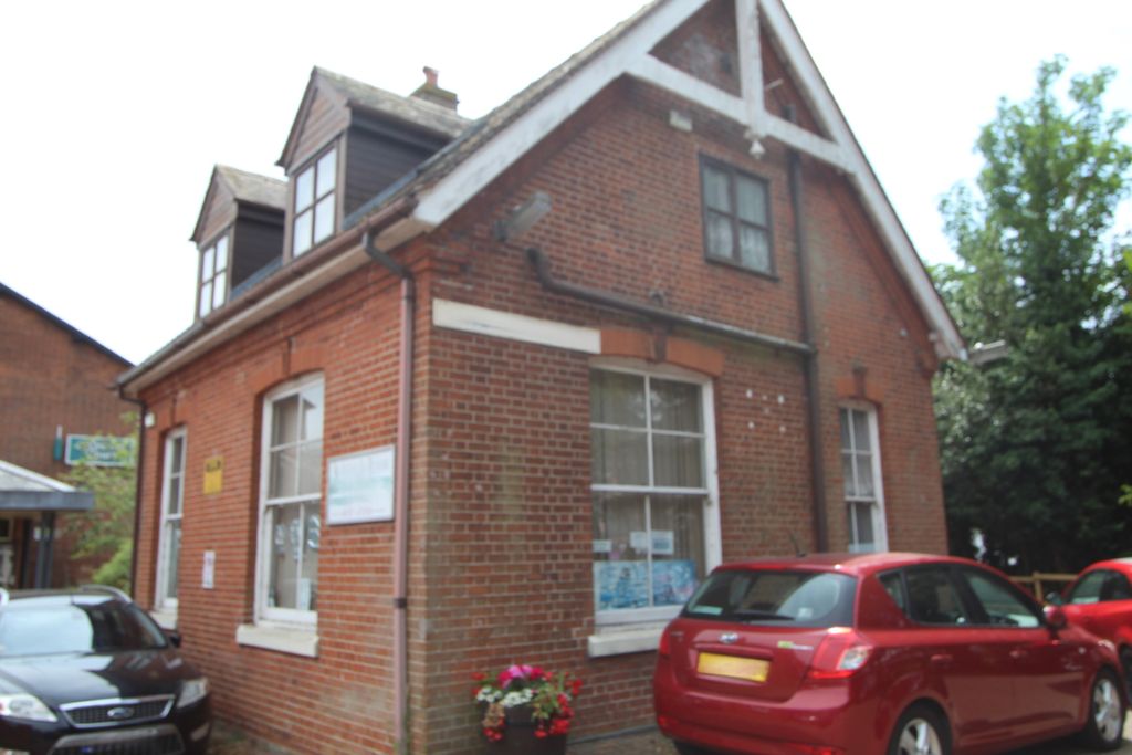 Property photo 1 of 9 Exterior