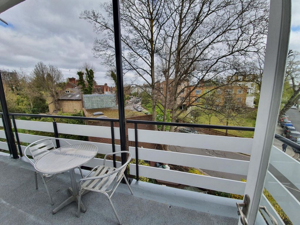 Property photo 1 of 11 Photo 6