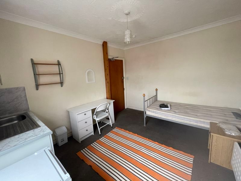 Property photo 3 of 8 Photo 14