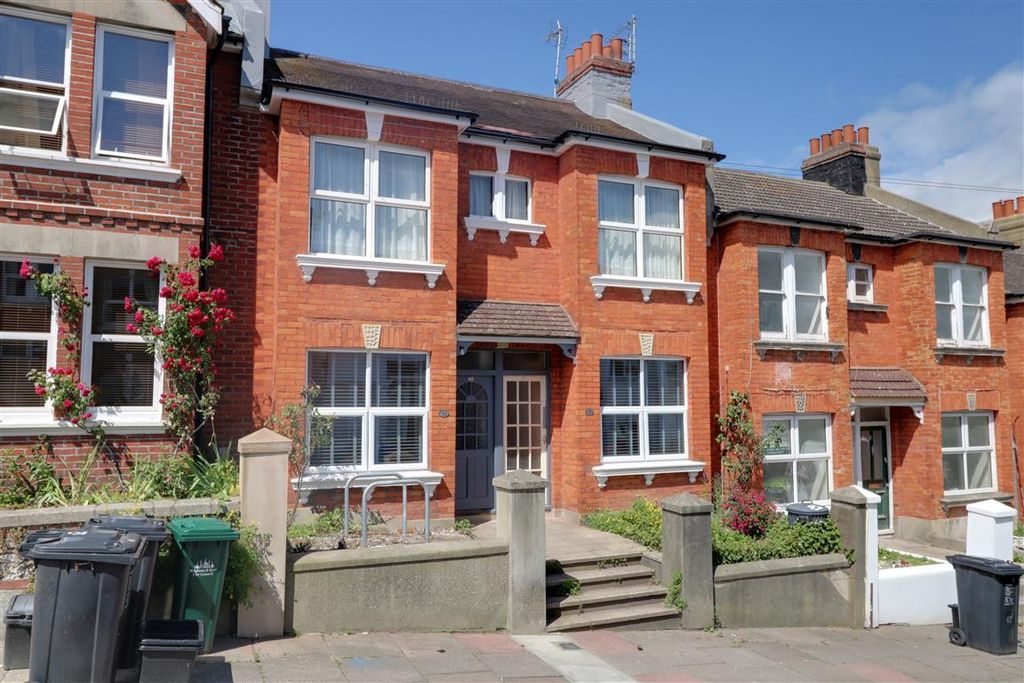 Property photo 1 of 9 Front (2) (Medium).Jpg