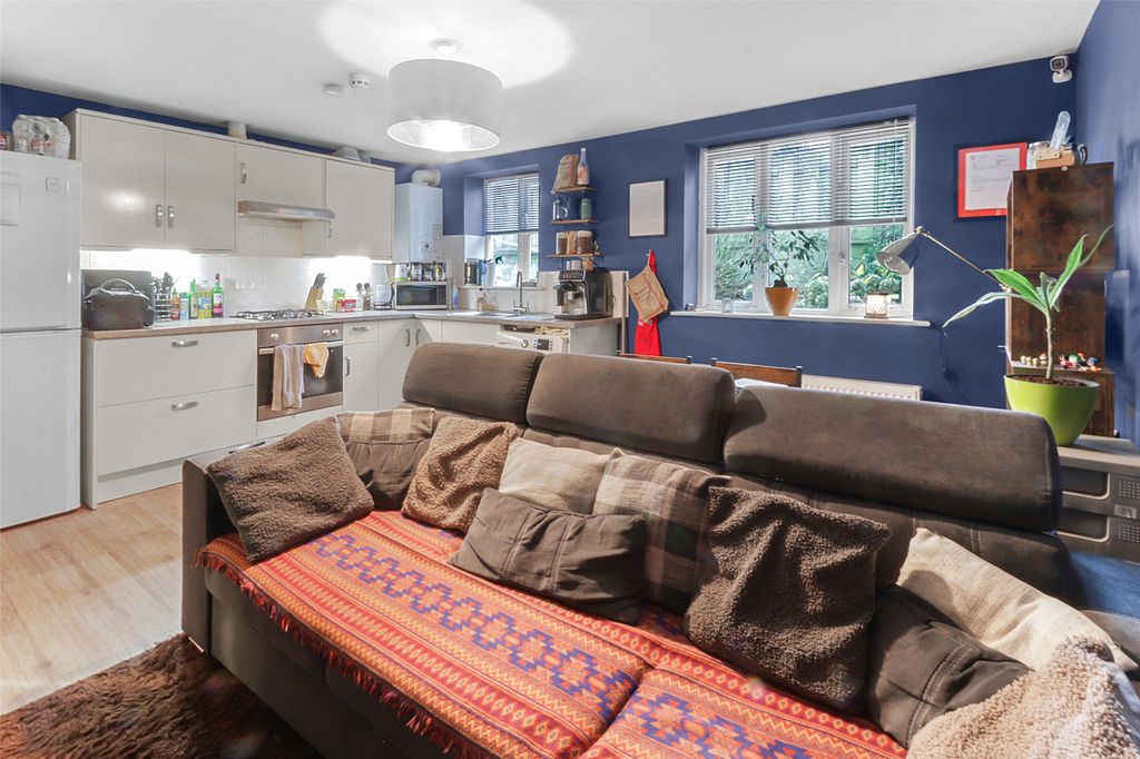 Property photo 3 of 9 3 - Picture No. 12