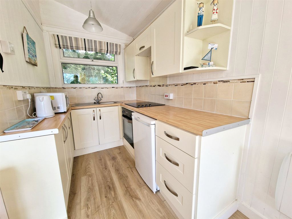 Property photo 3 of 7 Picture No. 02