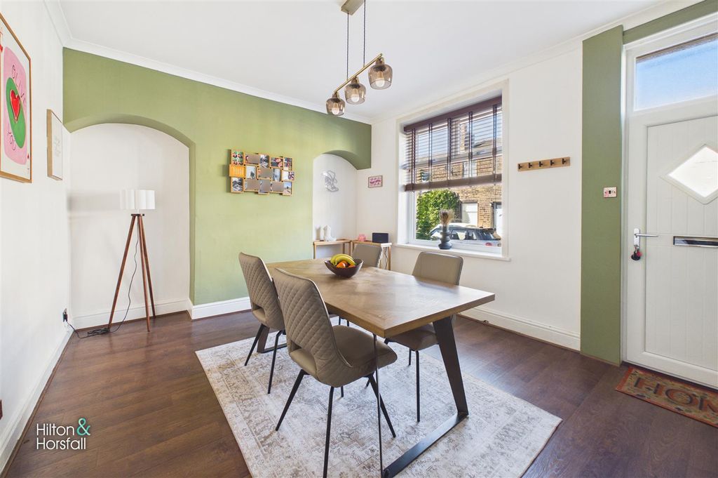 Property photo 3 of 17 Station Road