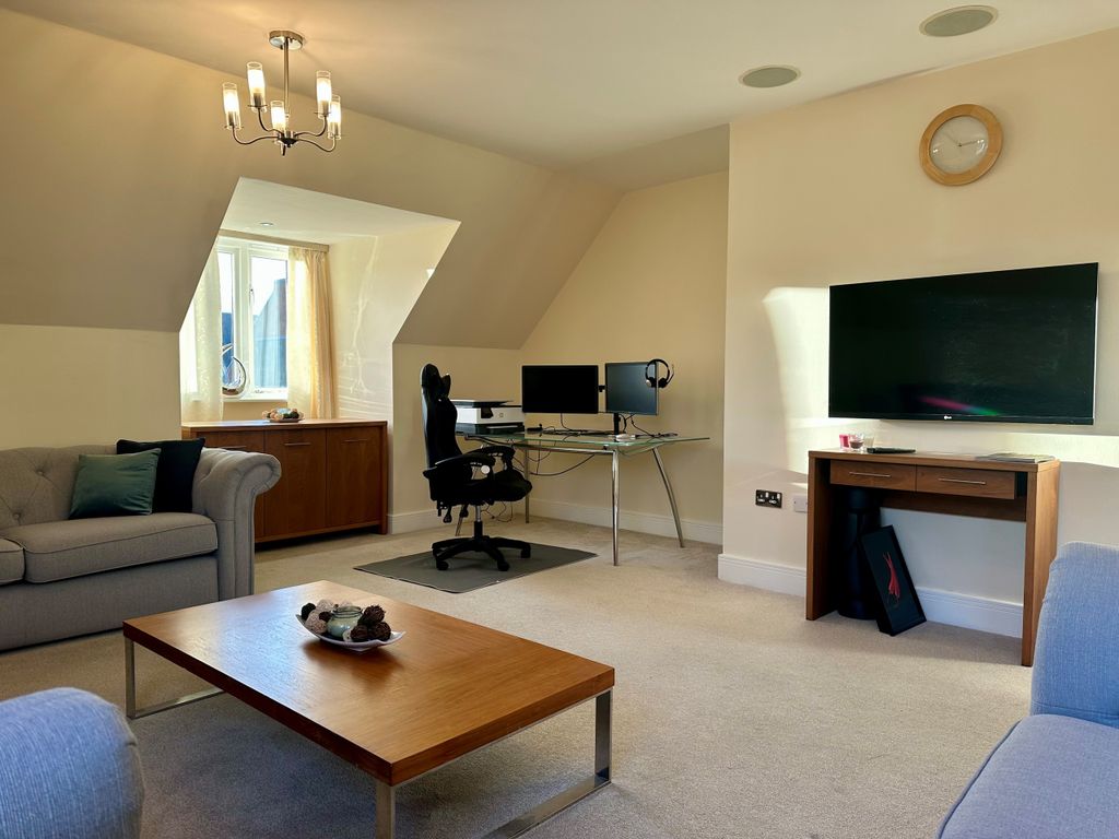 Property photo 2 of 14 Living1