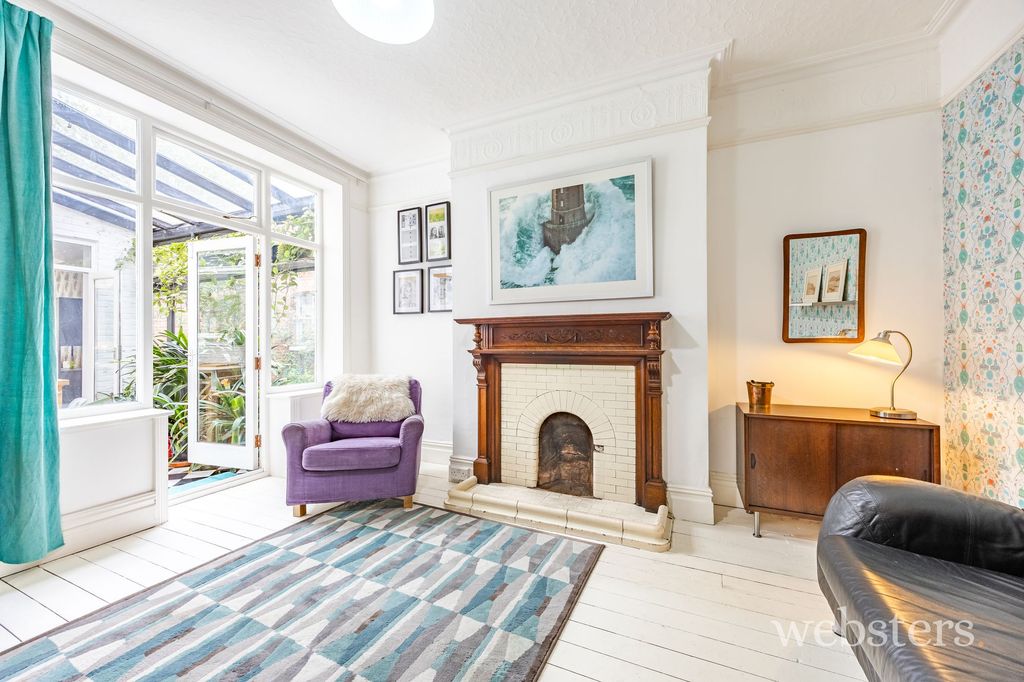 Property photo 3 of 45