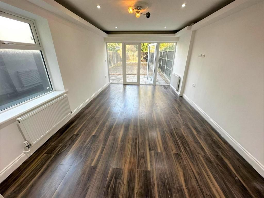 Property photo 2 of 11 Gallery