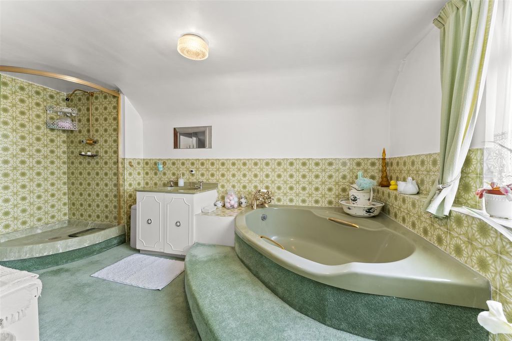 Property photo 3 of 30 23