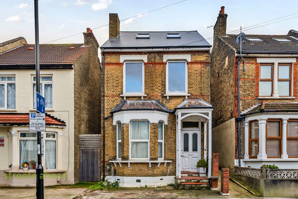 Property photo 1 of 17 82141Bf6-8c77-420...