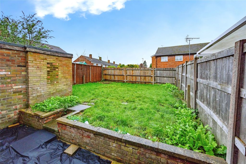 Property photo 2 of 12 Garden