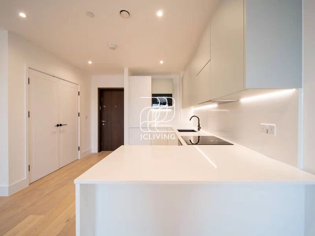 Property photo 1 of 12 Hive House, 16 Capital Interchange Way, Brentford, Tw8