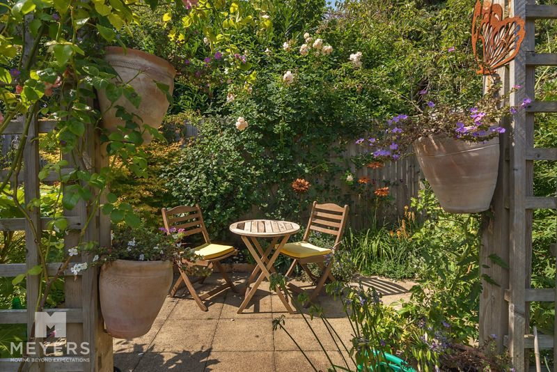 Property photo 3 of 18 Courtyard