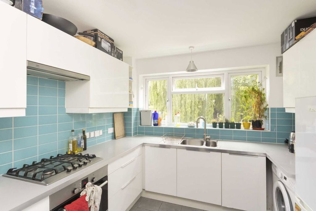 Property photo 3 of 5