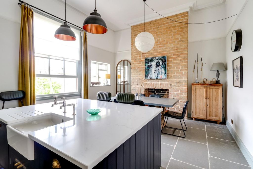 Property photo 2 of 23 Kitchen (9).Jpg