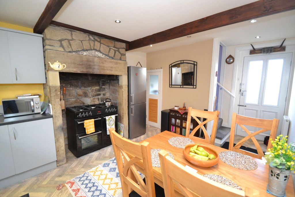 Property photo 1 of 11 Photograph 4