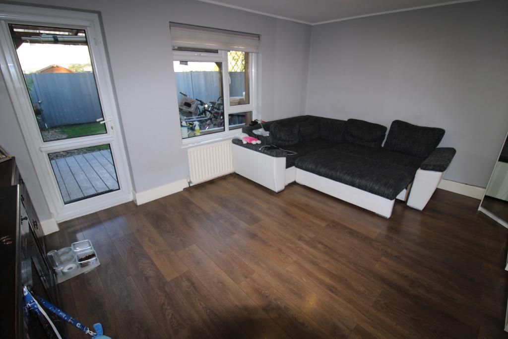 Property photo 2 of 13 Lounge