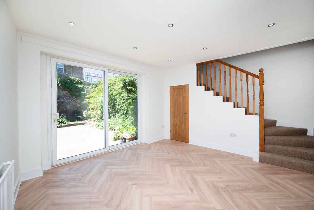 Property photo 1 of 15 Picture No. 05