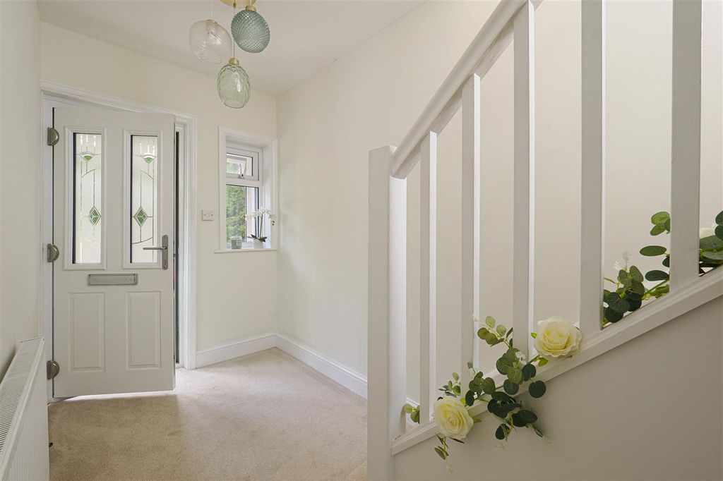 Property photo 3 of 31