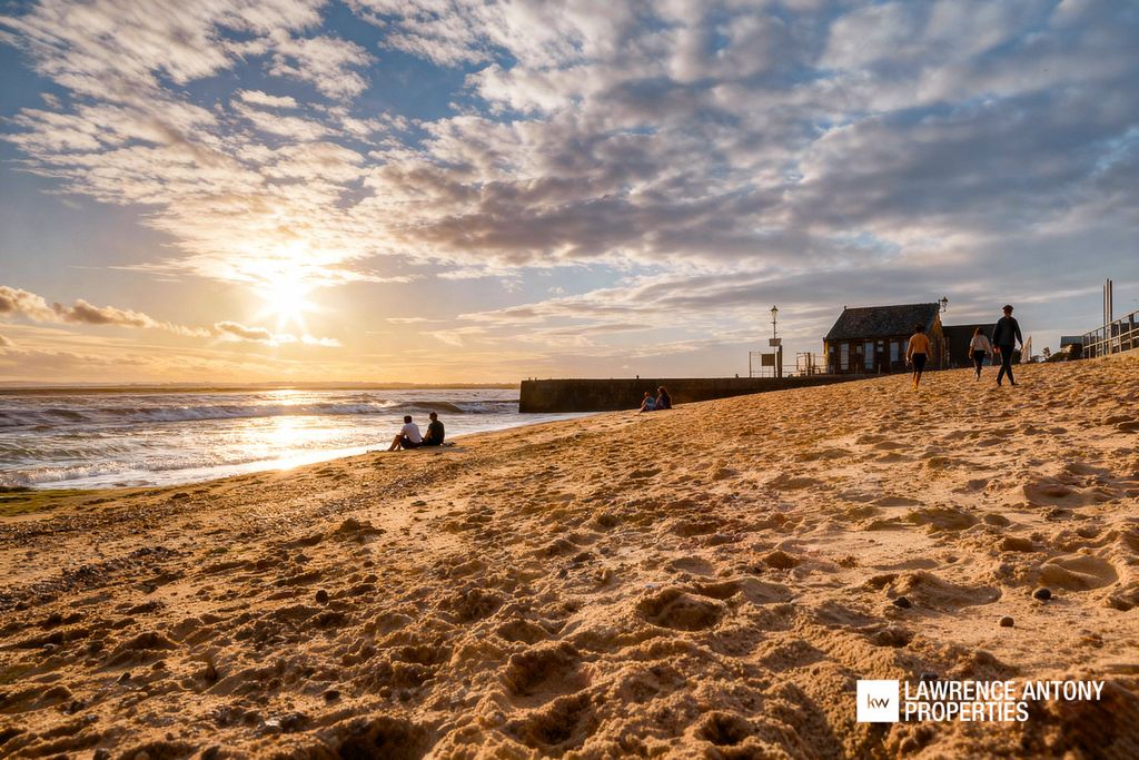 Property photo 1 of 28