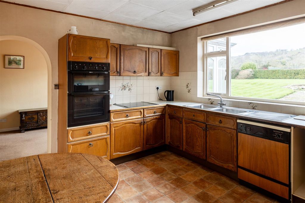 Additional image 11 of 7 bed detached house for saleManor Road, Reigate RH2