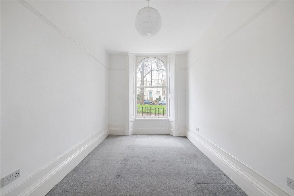 Property photo 3 of 27 Picture No. 03