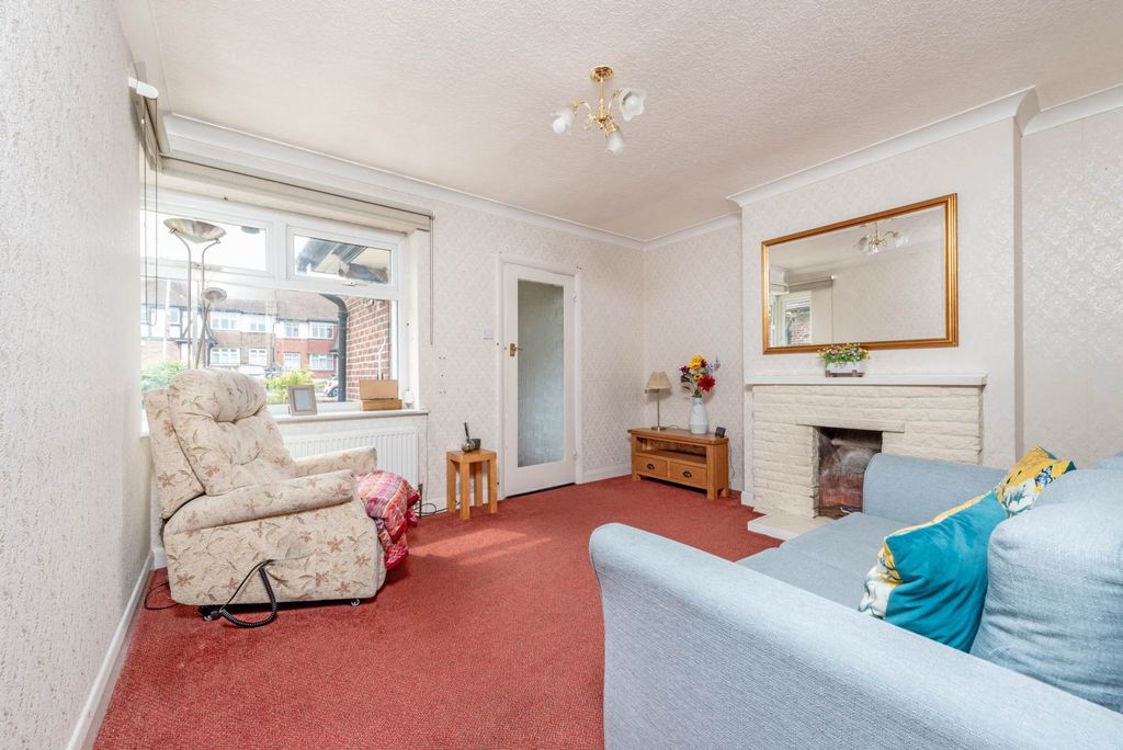 Property photo 2 of 13