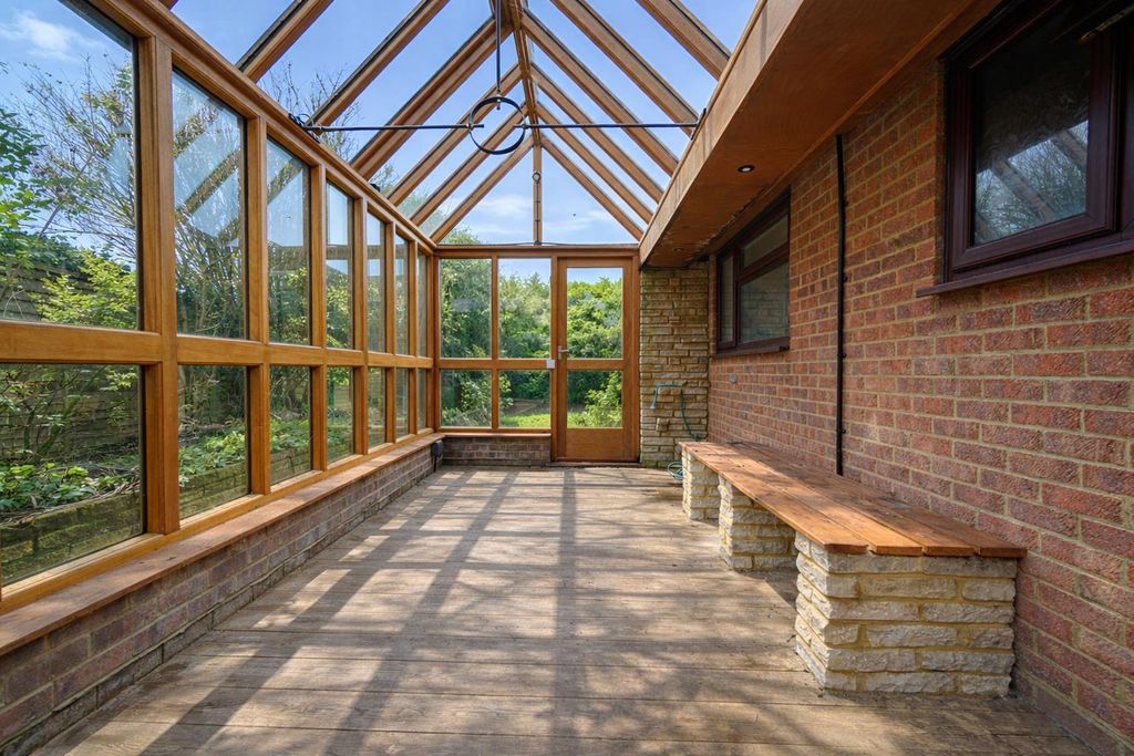 Property photo 2 of 19 d3Aa51F5-65Df-458c-Bd59-E8E44E1B92Be.Png