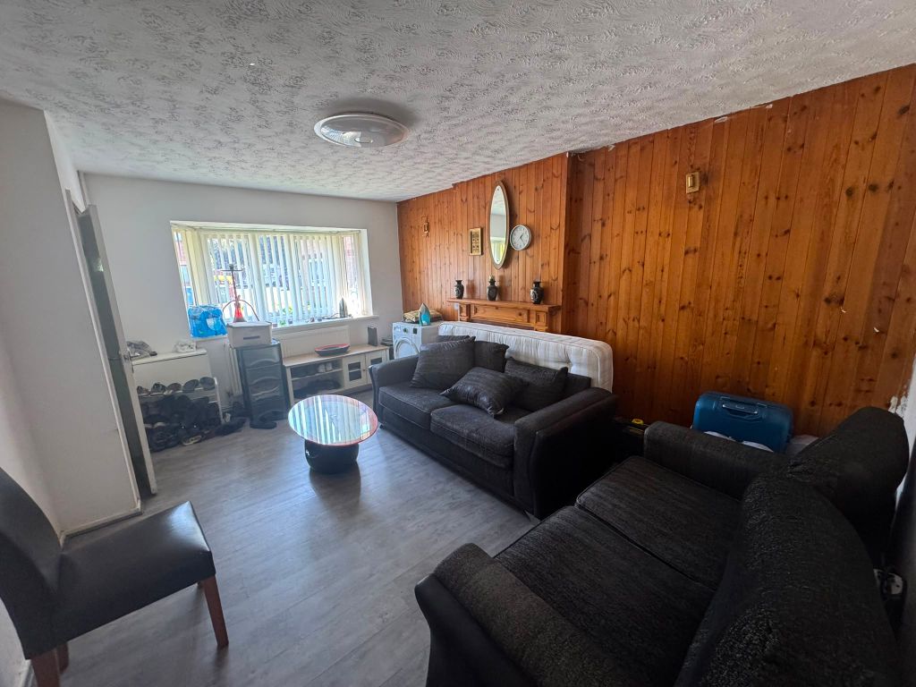 Property photo 2 of 10 Living Room