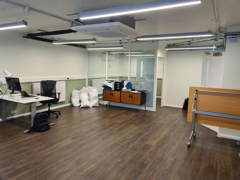 Property photo 3 of 5 Int 2.Jpg