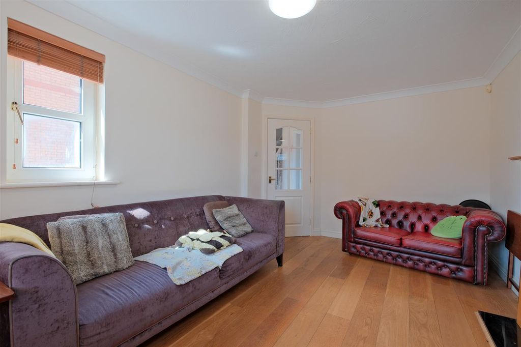 Property photo 3 of 24