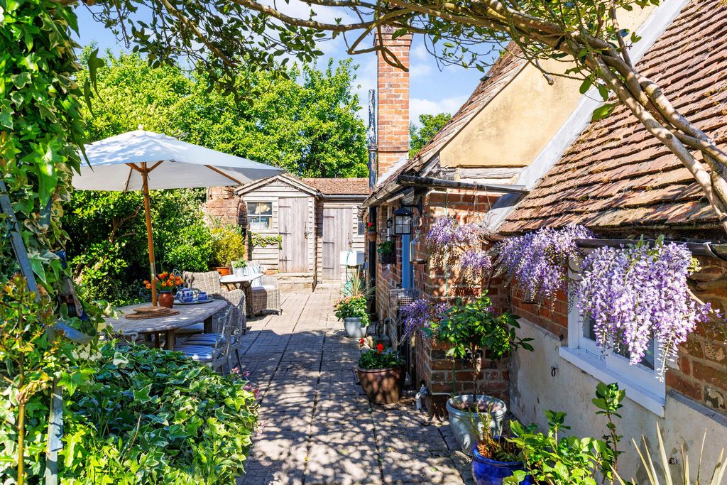 Property photo 2 of 21