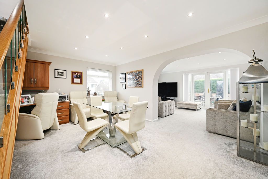 Property photo 1 of 30 Open Plan Living / Dining