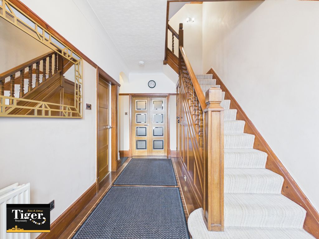 Property photo 2 of 30 Cam03440G0-Pr0523-Still005