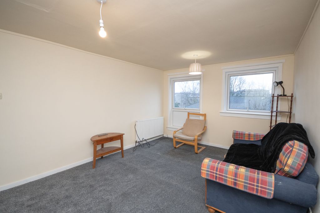 Property photo 3 of 15 Lounge