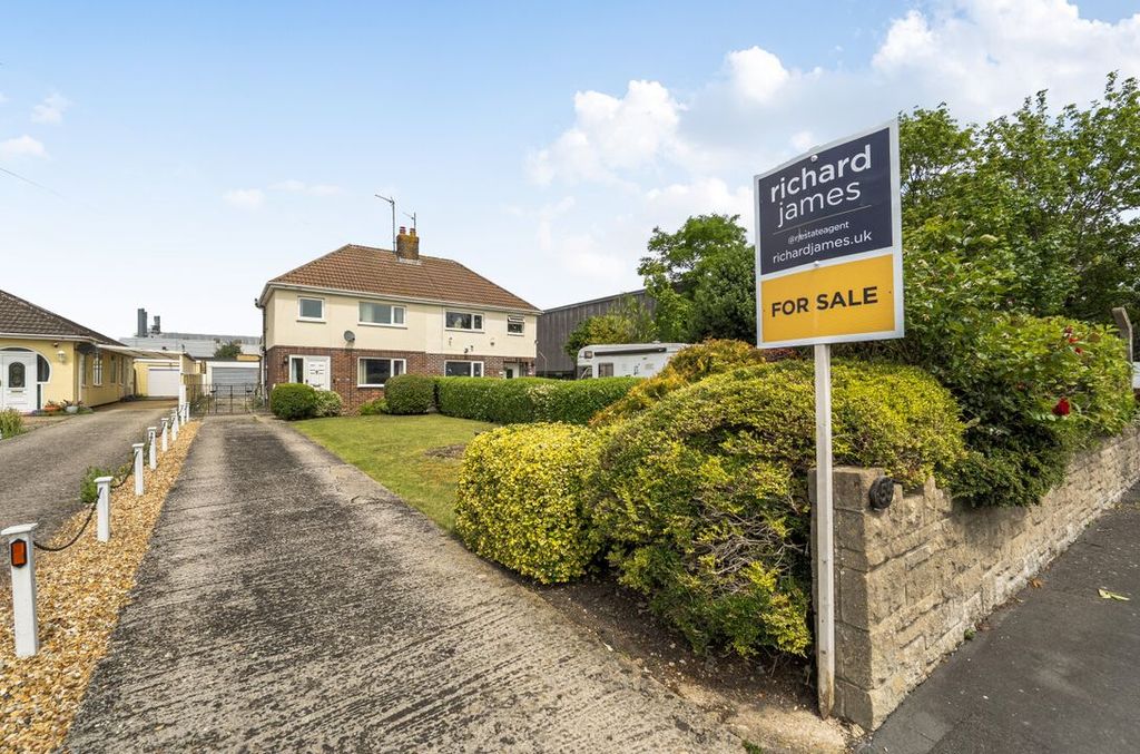 Property photo 1 of 11 14807157